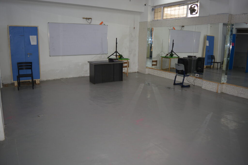 DANCE ROOM 2