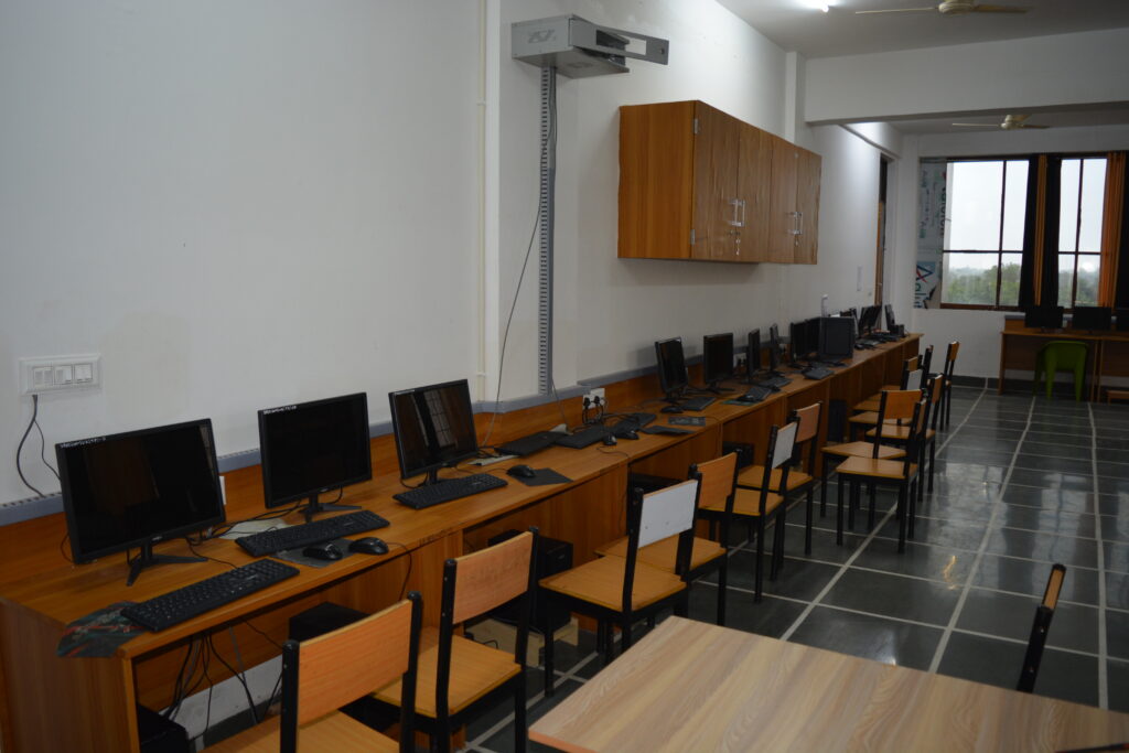 SENIOR COMPUTER LAB 4